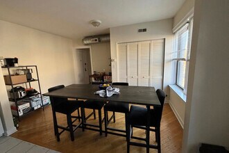 3321 N Lakewood Ave, Unit 3325-2 in Chicago, IL - Building Photo - Building Photo