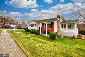 1400 Mt Airy Rd in Rosedale, MD - Foto de edificio - Building Photo