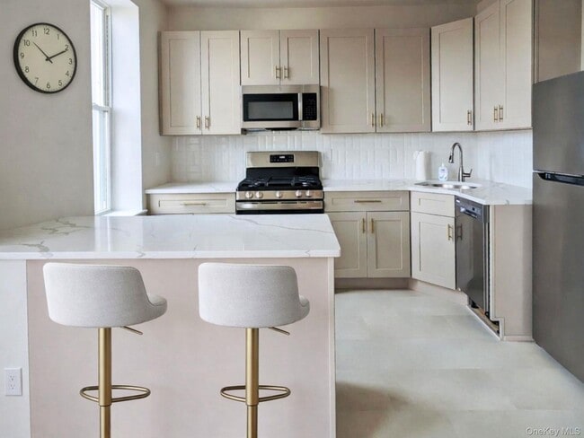 60-85 71st Ave in Queens, NY - Building Photo - Building Photo