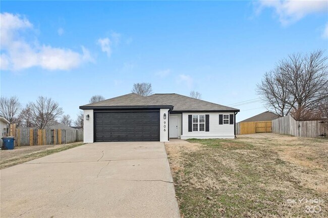 property at 906 SW Terry Ln