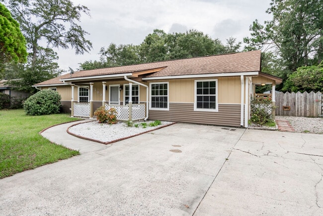 203 Fowler St in Hinesville, GA - Building Photo - Building Photo