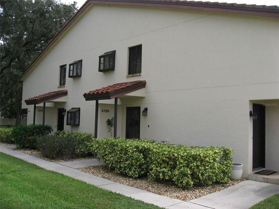 5769 Gardens Dr in Sarasota, FL - Foto de edificio