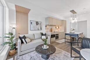 28 Ann St in Mississauga, ON - Building Photo