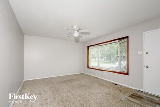 530 Bardot Dr in Florissant, MO - Building Photo - Building Photo