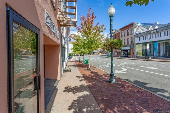 14 S Division St-Unit -2nd Floor in Peekskill, NY - Building Photo - Building Photo