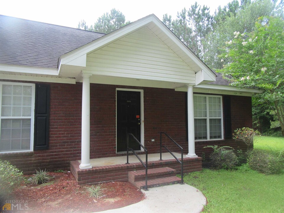210 Courtney Way in Statesboro, GA - Building Photo