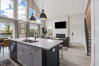 104 Remi Ln in Asheville, NC - Building Photo - Building Photo
