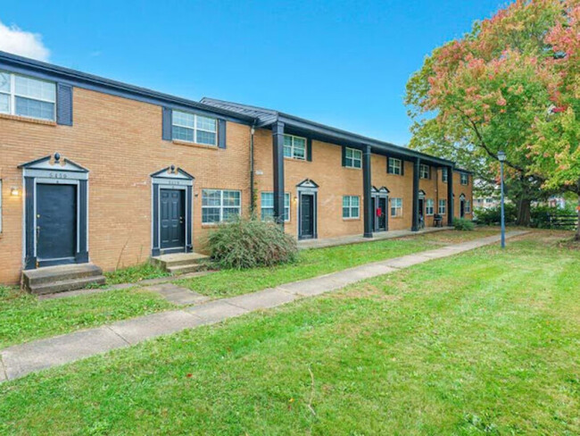 Colonial Park Townhomes in Columbus, OH - Foto de edificio - Building Photo