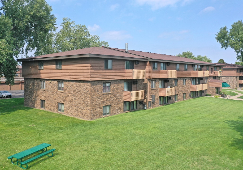 Upper Town Apartments in St. Cloud, MN - Foto de edificio