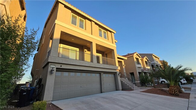 8218 Duncan Peak Ct in Las Vegas, NV - Building Photo - Building Photo