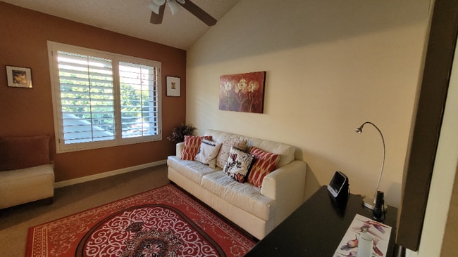 1100 E Amado Rd in Palm Springs, CA - Foto de edificio - Building Photo