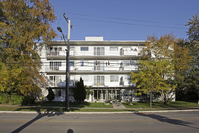 323 Park Lawn Rd in Toronto, ON - Building Photo - Building Photo