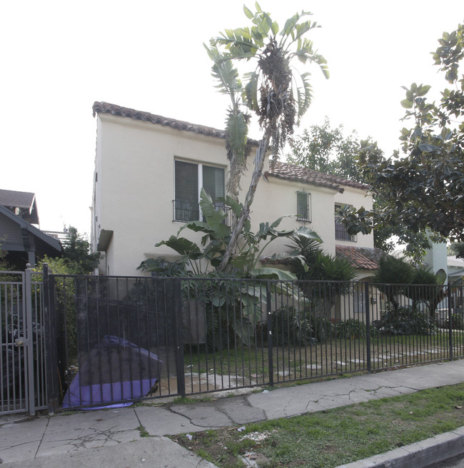 5816-5818 La Mirada Ave in Los Angeles, CA - Building Photo - Building Photo