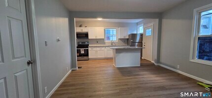 126 Tremont St in Ansonia, CT - Foto de edificio - Building Photo