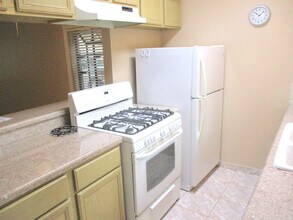 10122 Shadow Wood Dr in Houston, TX - Building Photo - Building Photo