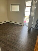 73 Everett St, Unit 73 in Southbridge, MA - Building Photo