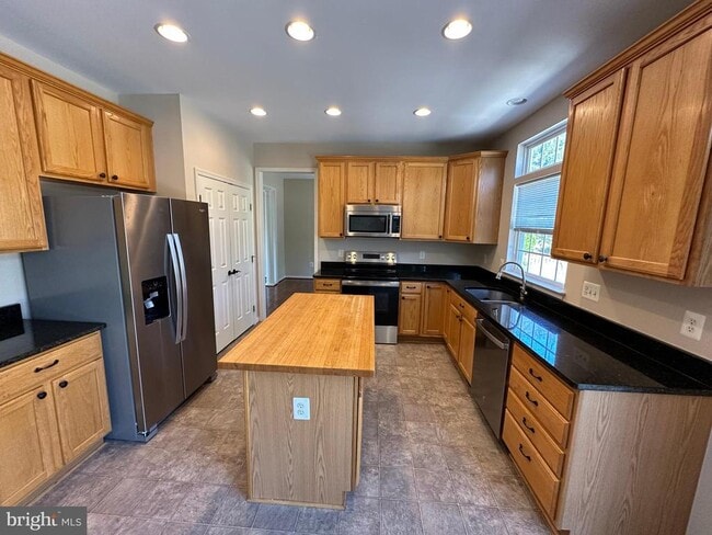 72 Maddex Farm Dr in Shepherdstown, WV - Building Photo - Building Photo