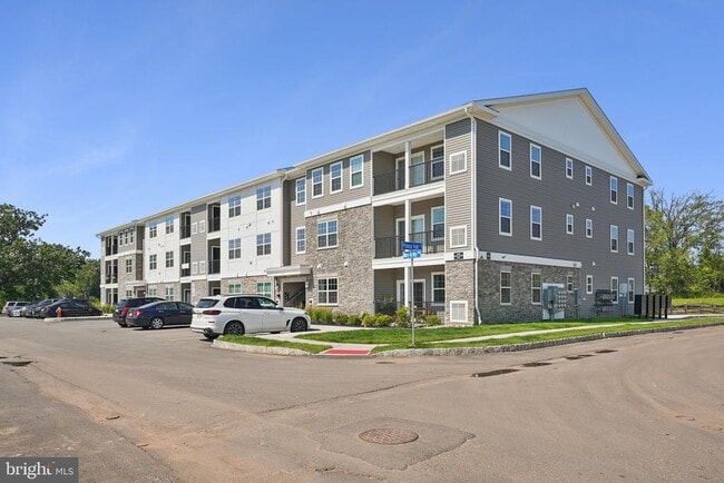 5104 Mary Ashby Wy in Pennington, NJ - Foto de edificio - Building Photo