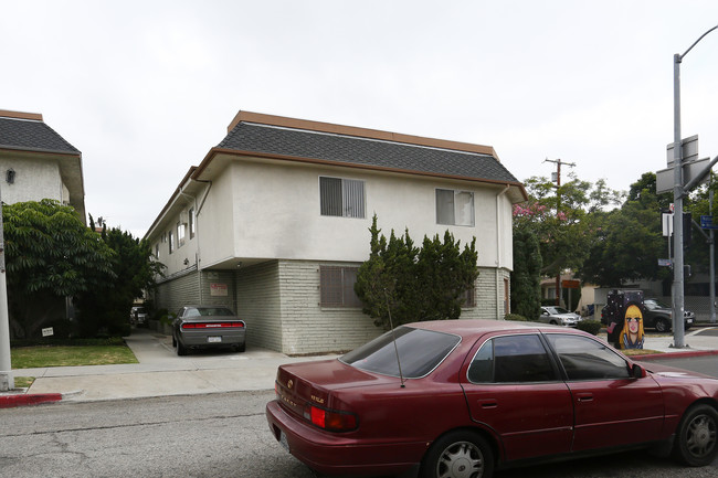 10510 Rose Ave in Los Angeles, CA - Foto de edificio - Building Photo
