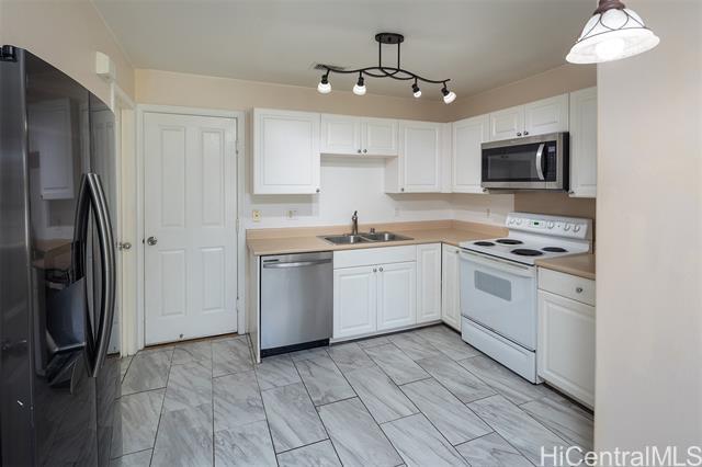 91-1031-1031 Kaimalie St