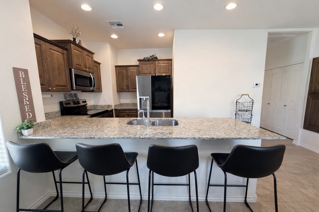 854 S San Marcos Dr, Unit 10B in Apache Junction, AZ - Foto de edificio - Building Photo