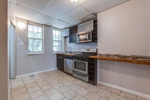 2013 Gregory St in Pittsburgh, PA - Building Photo