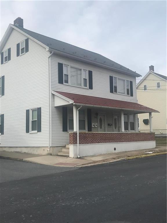 3029 S 2nd St in Hokendauqua, PA - Foto de edificio - Building Photo