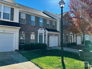 7946 Mariners Pointe Cir in Denver, NC - Building Photo - Building Photo