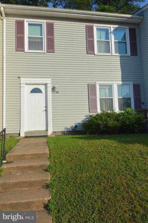 property at 9520 Mooregate Ct