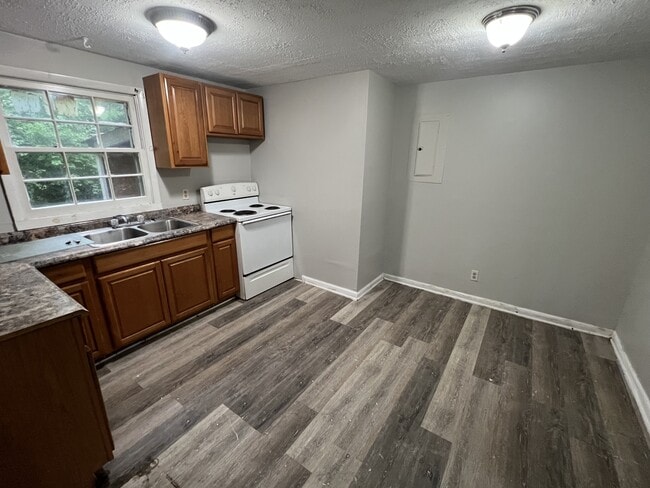 1206 Parker St in Columbia, TN - Building Photo - Building Photo