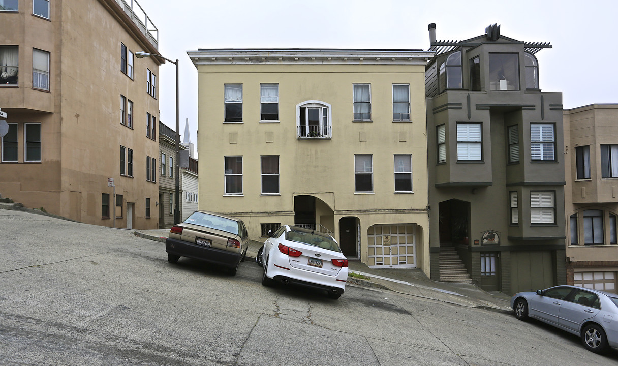 417-425 Filbert St in San Francisco, CA - Building Photo