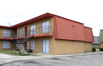 Windbrook Apartments in Dallas, TX - Building Photo - Building Photo