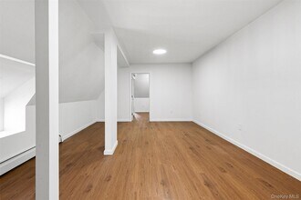 100-05 69th Ave in Queens, NY - Building Photo - Building Photo