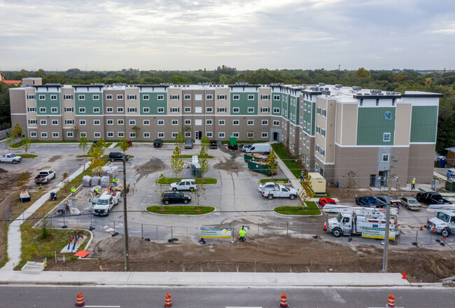 Palmetto Pointe in Pinellas Park, FL - Building Photo - Building Photo