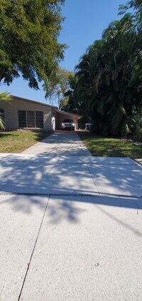 1533 Evans Ave in Ft. Myers, FL - Building Photo - Building Photo