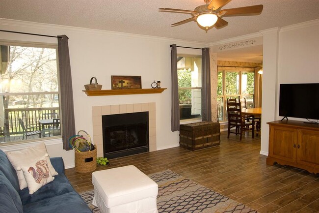 2912 Six Gun Trail in Austin, TX - Building Photo - Building Photo