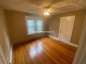 39 Early Ave, Unit 1 in Medford, MA - Building Photo - Building Photo