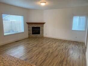 21154 Capella Pl in Bend, OR - Building Photo - Building Photo