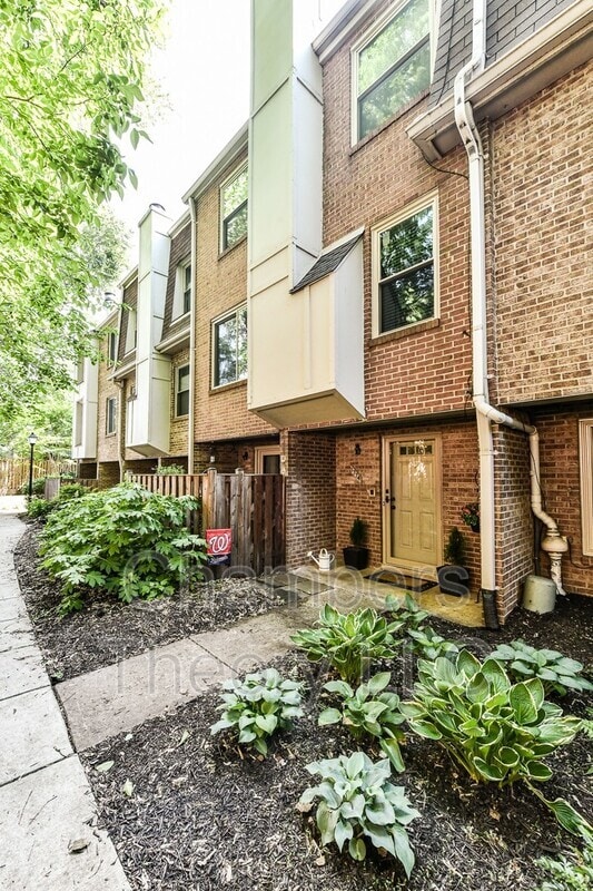 1774 Dogwood Dr in Alexandria, VA - Building Photo - Building Photo