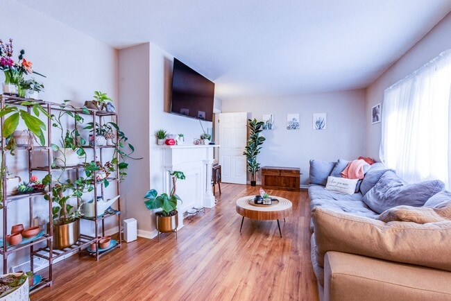 property at 1022 E Warrington Ave