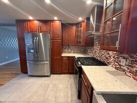 25 Melrose Pl, Unit 1F in Stamford, CT - Building Photo