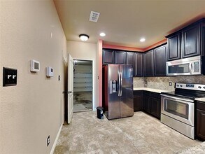 2917 Peyton Brook Dr in Fort Worth, TX - Building Photo - Building Photo