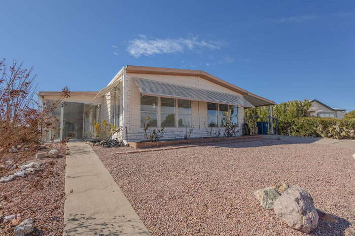 1815 N La Canoa in Green Valley, AZ - Building Photo