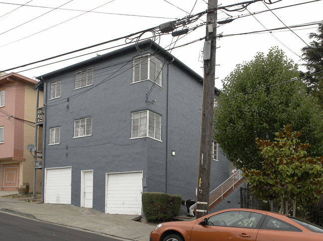 718-724 E 24th St in Oakland, CA - Building Photo - Building Photo