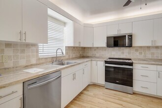 459 Franconia Cir in Greenacres, FL - Building Photo - Building Photo
