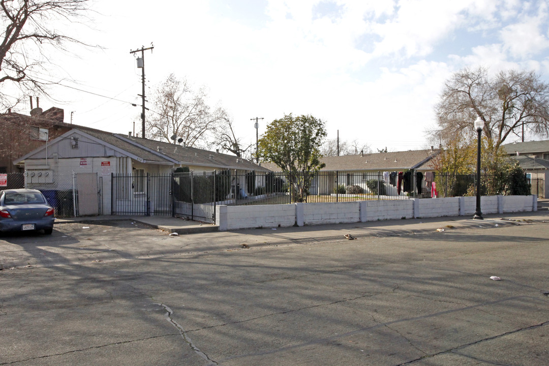 830-838 Lampasas Ave in Sacramento, CA - Building Photo