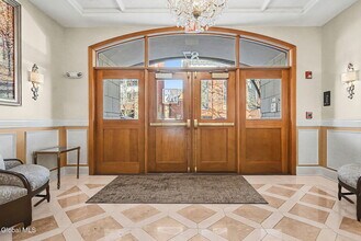 87 Railroad Pl in Saratoga Springs, NY - Building Photo - Building Photo