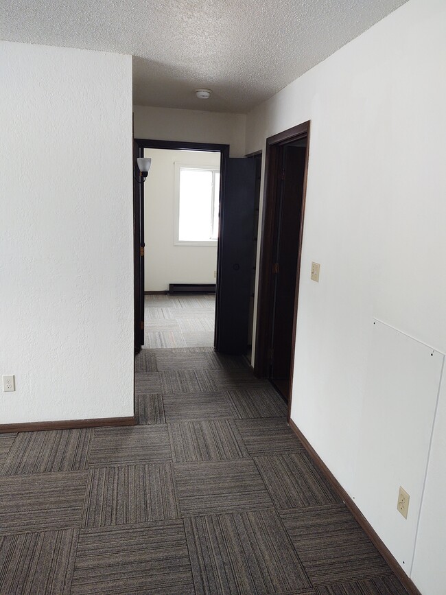 504 9th St in Heron Lake, MN - Building Photo - Building Photo