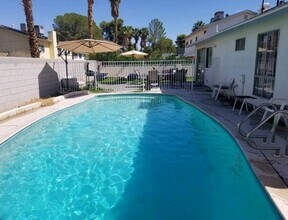 2612 Siesta Ave in Las Vegas, NV - Foto de edificio - Building Photo