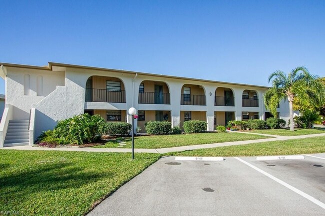 151 Cypress Way E, Unit A107 in Naples, FL - Building Photo - Building Photo